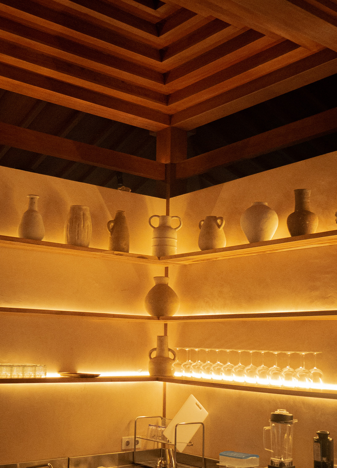 Handmade mineral plaster wall finish Bali