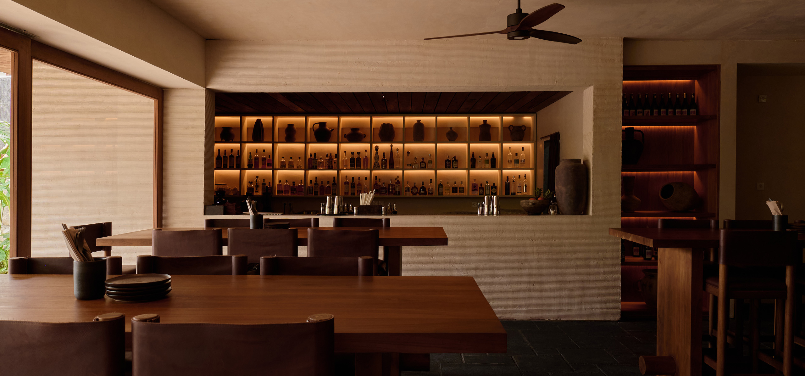 Natural clay and lime plaster wall finish Bali